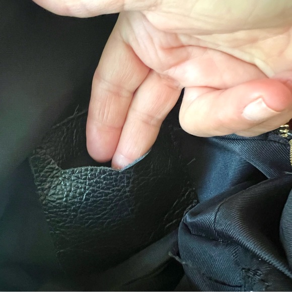 Black Leather backpack brass zippers made in Italy very good condition - Picture 9 of 13